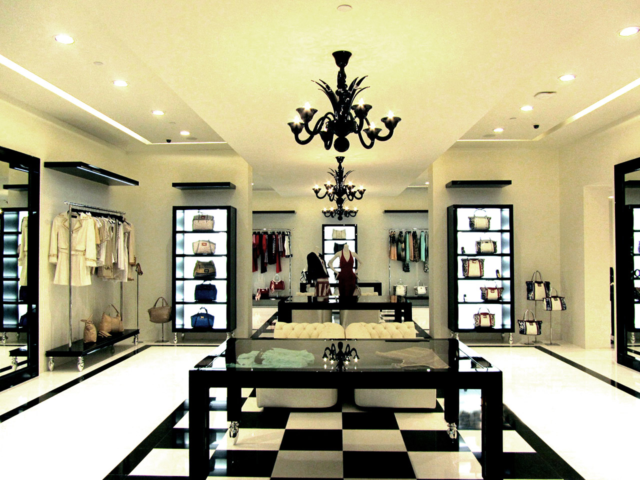 Roccobarocco Shop (Doha – Qatar) 01