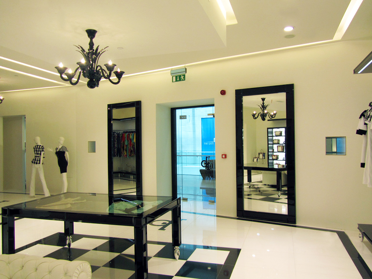 Roccobarocco Shop (Doha – Qatar) 02